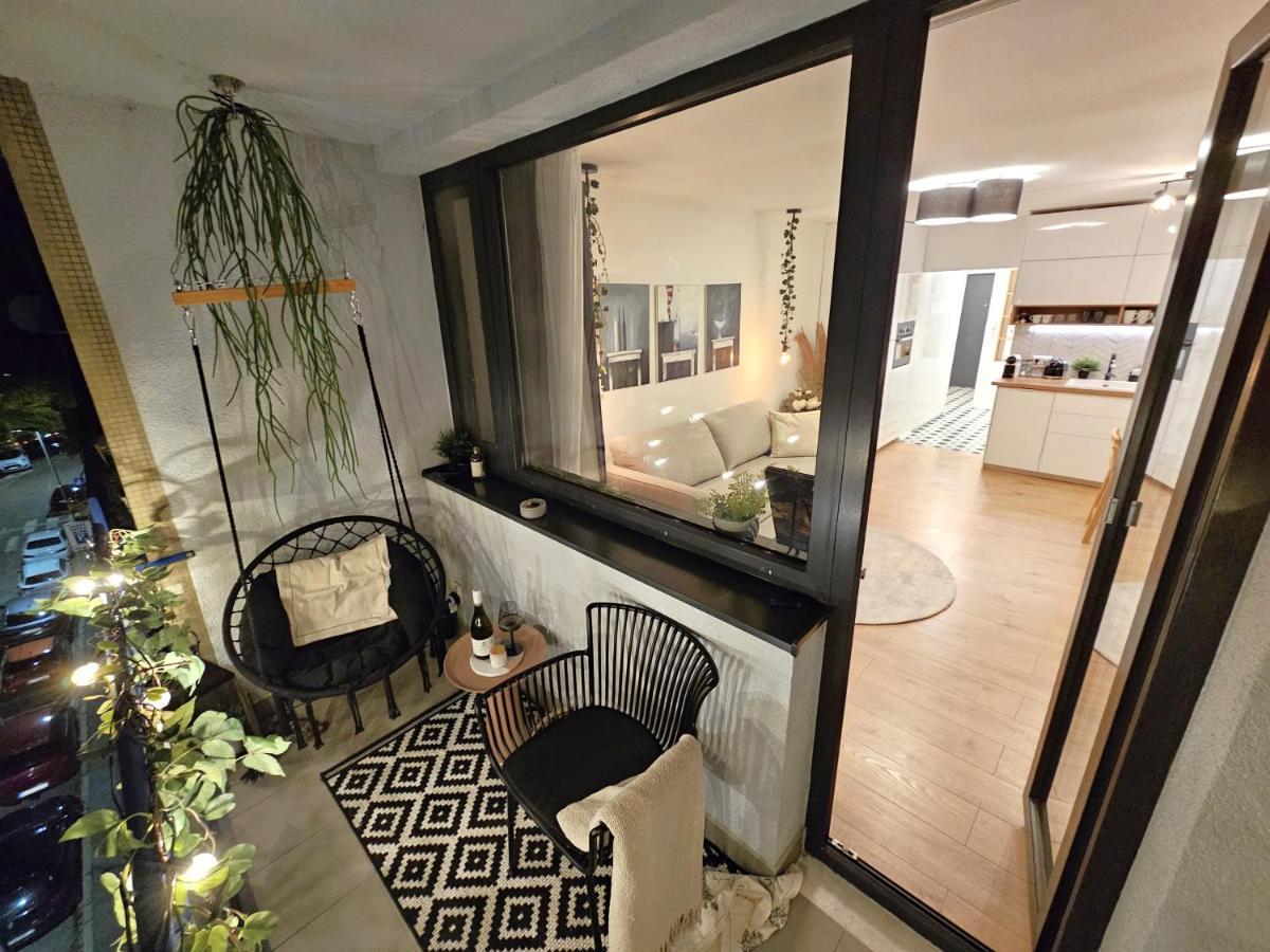 Design Apt In Old Town-Free Parking-Balcony Bratislava Extérieur photo